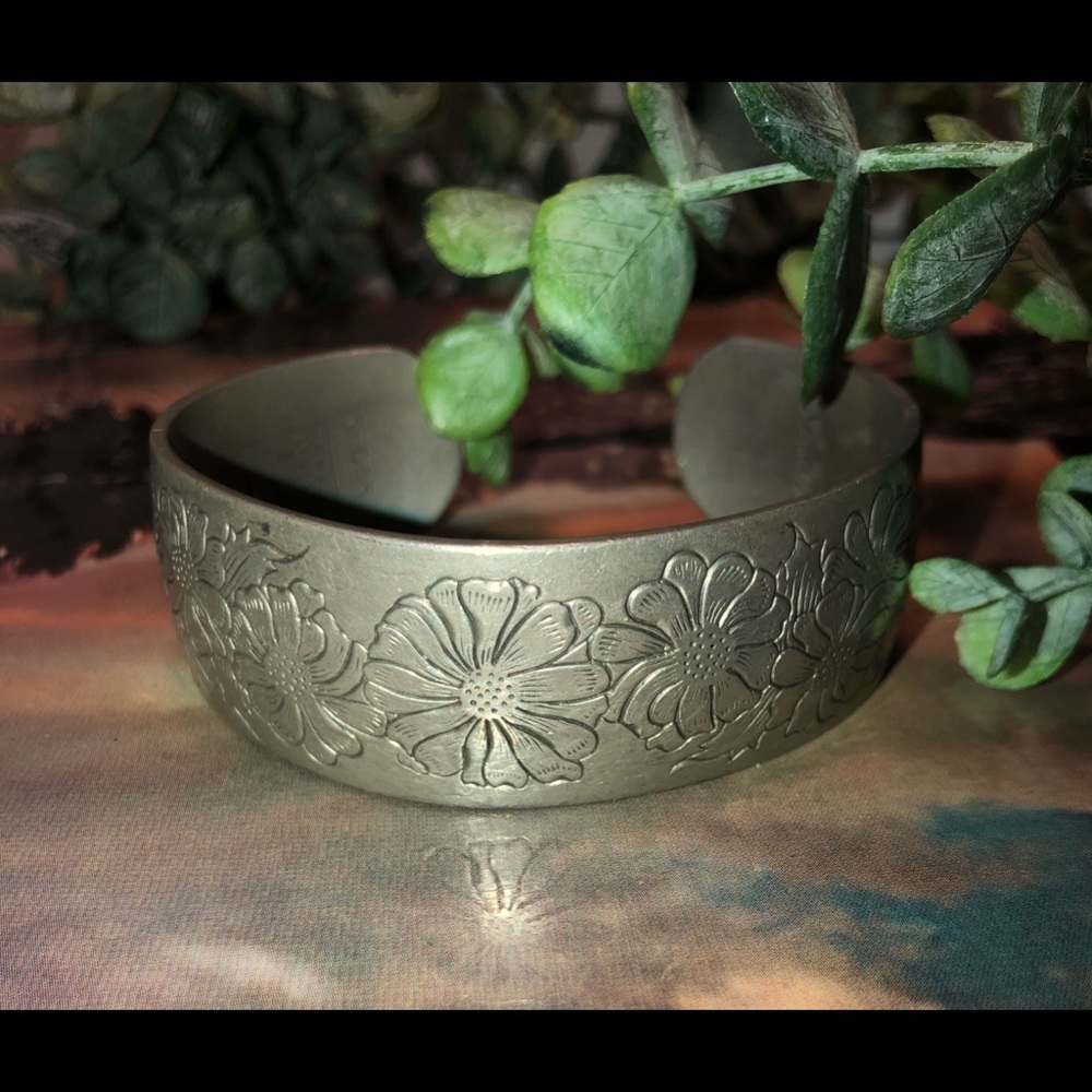 Kirk pewter 900-9 bangle bracelet